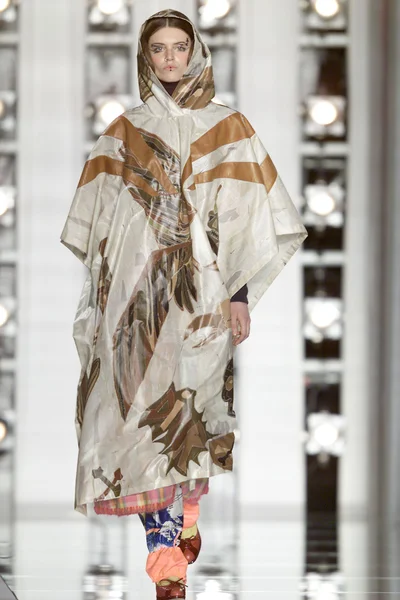 Look 15